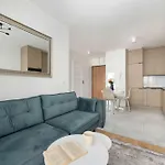 Stylish One Bedroom In By Renters Apartman *