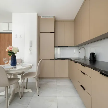 Stylish One Bedroom In By Renters Apartmán