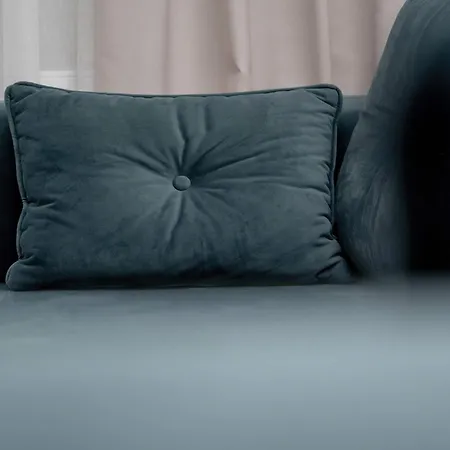 Stylish One Bedroom In By Renters * Vratislav